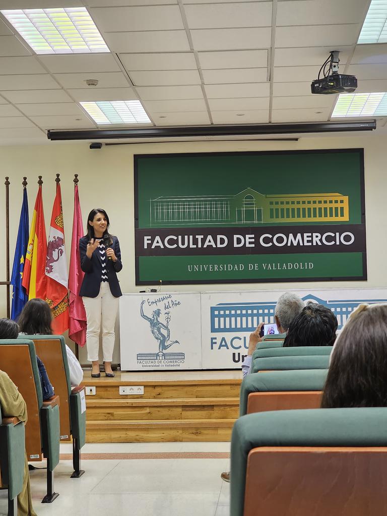 Jorge Febrero (@jorgefebrero_) on Twitter photo Un lujo asistir al nacimiento de Humanizate y escuchar a <a href="/Anamasanro/">Ana López de S.Román</a> , 15 minutos de su sabiduría dan para un año de reflexión. Muchas gracias. Un lujo asistir al nacimiento de Humanizate y escuchar a <a href="/Anamasanro/">Ana López de S.Román</a> , 15 minutos de su sabiduría dan para un año de reflexión. Muchas gracias.