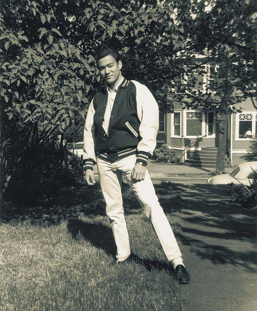 1958; Bruce Lee, 18 yaşındayken.