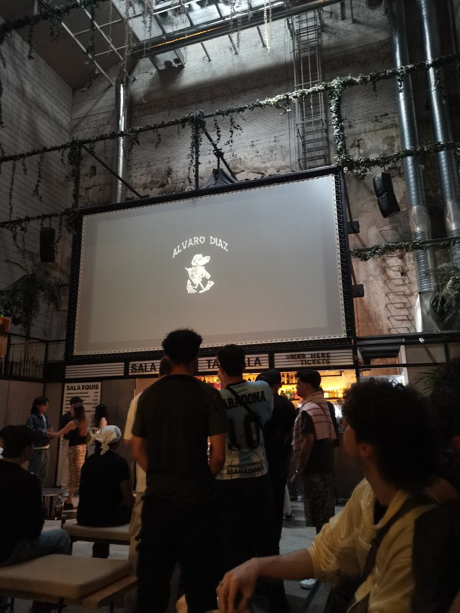 Agradecimiento eterno a <a href="/yoAlvaroDiaz/">ALVARO DIAZ</a> por dejarme estar en su listening party y poder escuchar Sayonara antes que el resto. Increíble que el álbum que más has esperado de tu vida supere tus expectativas, sobretodo cuando te identificas tanto con su concepto. Álbum del año♥️