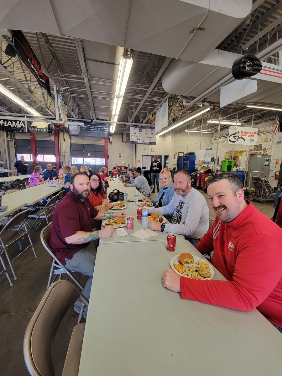 JELCC's tweet photo. Happy Teacher Appreciation Week to our JELCC teachers❤️! This week, and every week, we appreciate your hard work and the positive impact you have on our students' lives. #teacherappreciationweek #JELCCteachersrock https://t.co/zpoN4olEjx