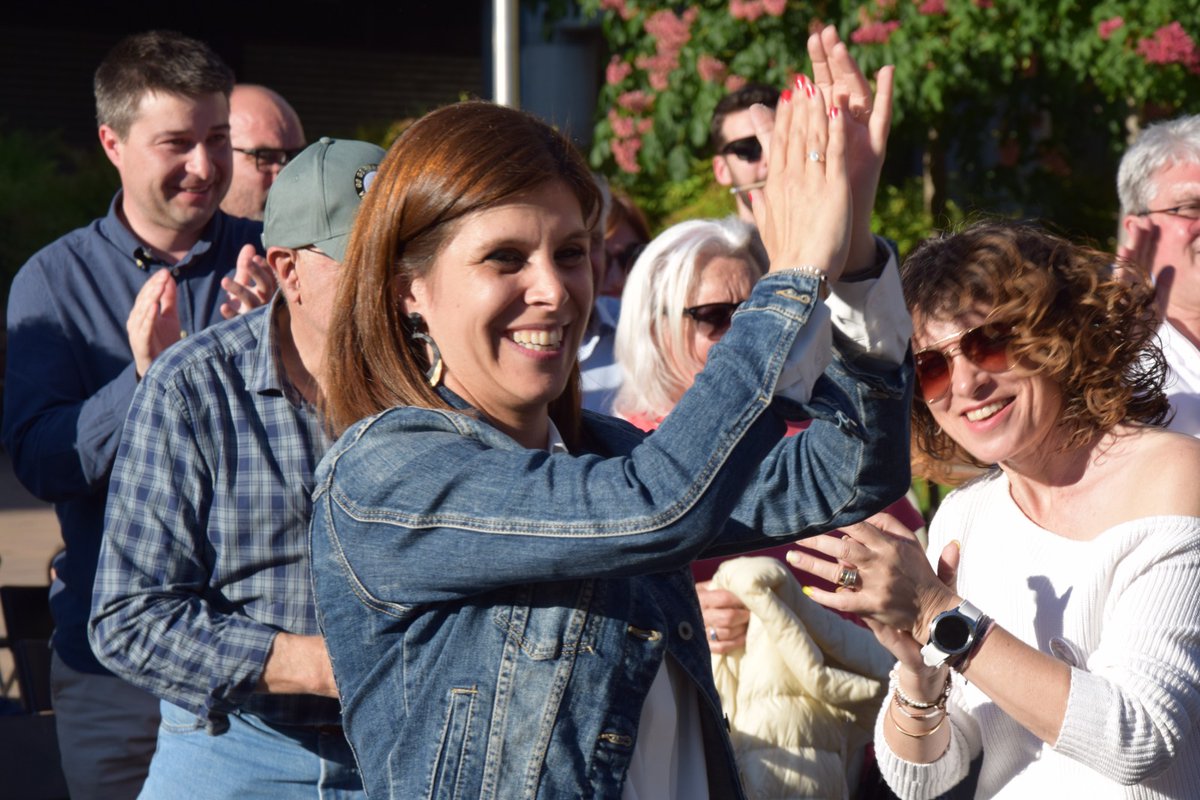 ERCPirineu's tweet photo. 🗞 @martavilaltat, "el vot 🗳  @Esquerra_ERC és el vot més útil a la gent de les terres de #Lleida, del #Pirineu i l'#Aran"

✅️ La candidata ha fet una crida a la mobilització per inundar les urnes de vots republicans a l'acte de la #SeuUrgell

➕️ INFO https://t.co/wQVwTMlZnO https://t.co/yrJOr4l0F6