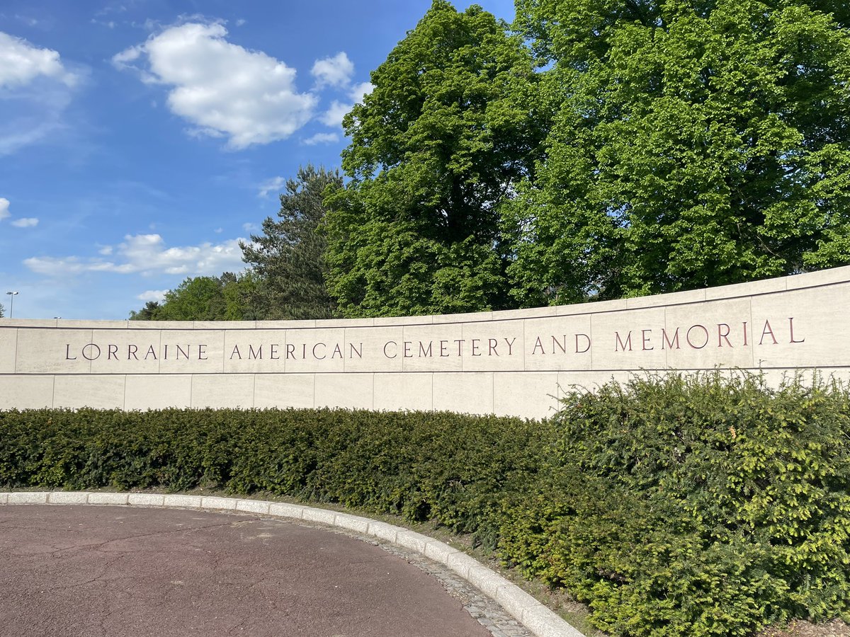🧵 1️⃣ When my in-laws booked their flight to Berlin (which would be their first trip abroad), my husband and I told them, “We can get a cheap flight or train ticket to almost anywhere. Where in Europe would you like to go?”

Without hesitating, my father-in-law said, “Lorraine.”