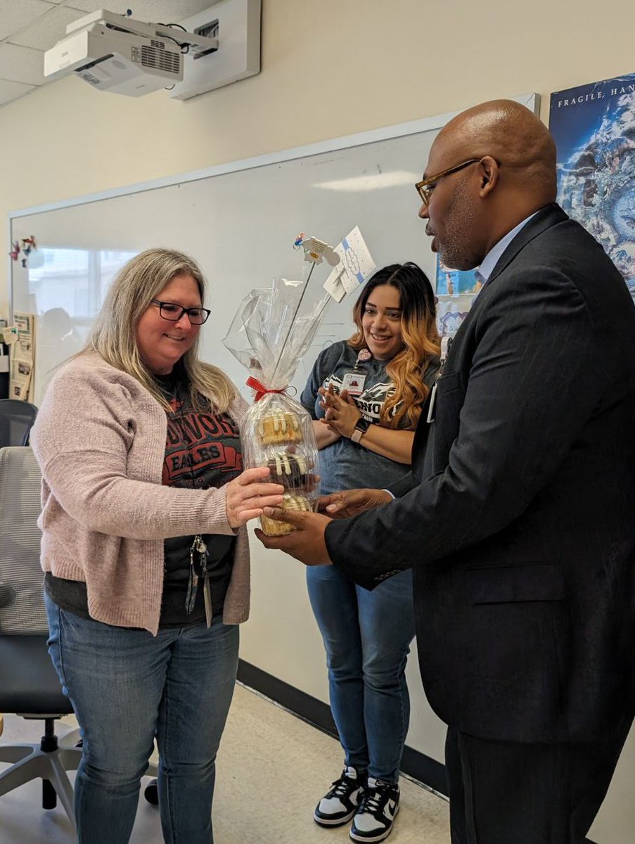 Today, @r4exd Rodney Watson stopped by to celebrate our Region 4 Secondary Teacher of the Year, Rhonda Perez, @endeavoreagles HS in ChannelviewISD. Happy #TeacherAppreciationWeek—we are #R4Proud of you!