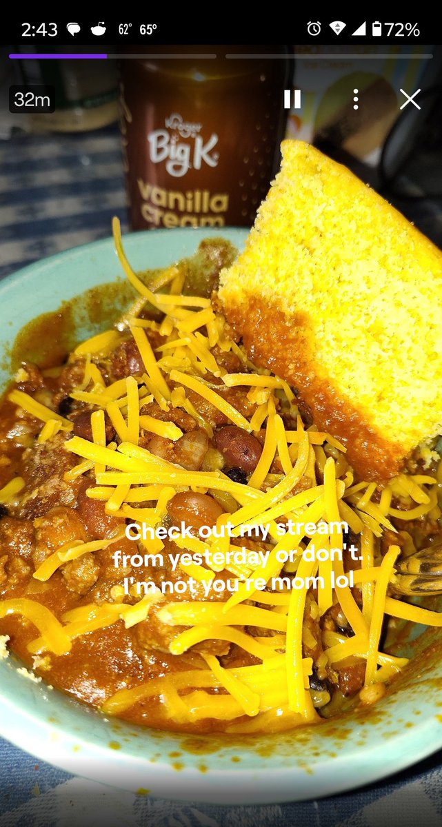 Snowlepardd's tweet image. My stream cut off yesterday. Well this is what happened. Well this is what's happening lol #Kroger #Kendrick #Beansandcornbread 
twitch.tv/javi_mane/v/21…