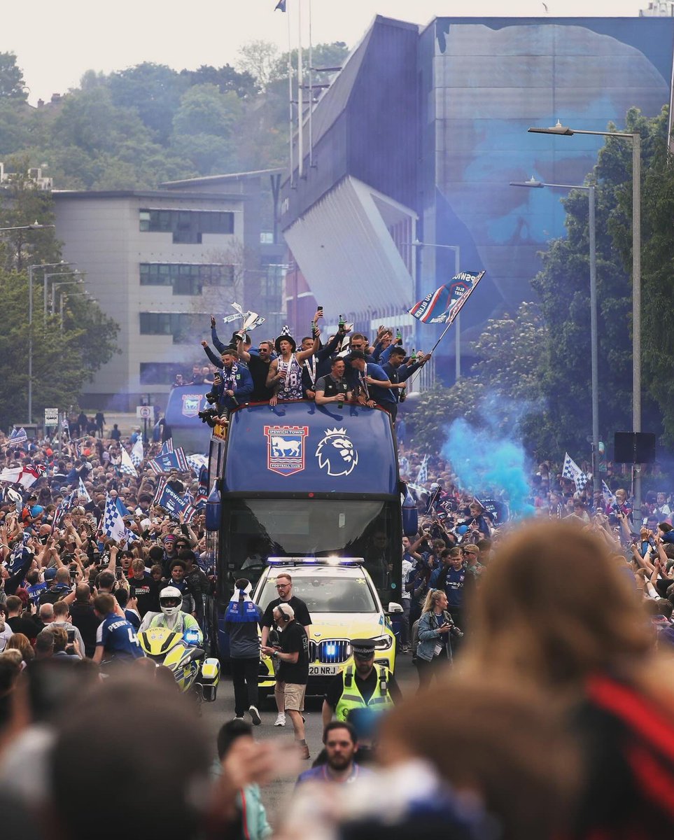 George Clarke (@ge0rgiec) on Twitter photo Back 2 back promotions with your hometown club, you deserve it all <a href="/HarryyClarke6/">Harry Clarke</a> 🐐
PREMIER LEAGUE 💙 Back 2 back promotions with your hometown club, you deserve it all <a href="/HarryyClarke6/">Harry Clarke</a> 🐐
PREMIER LEAGUE 💙