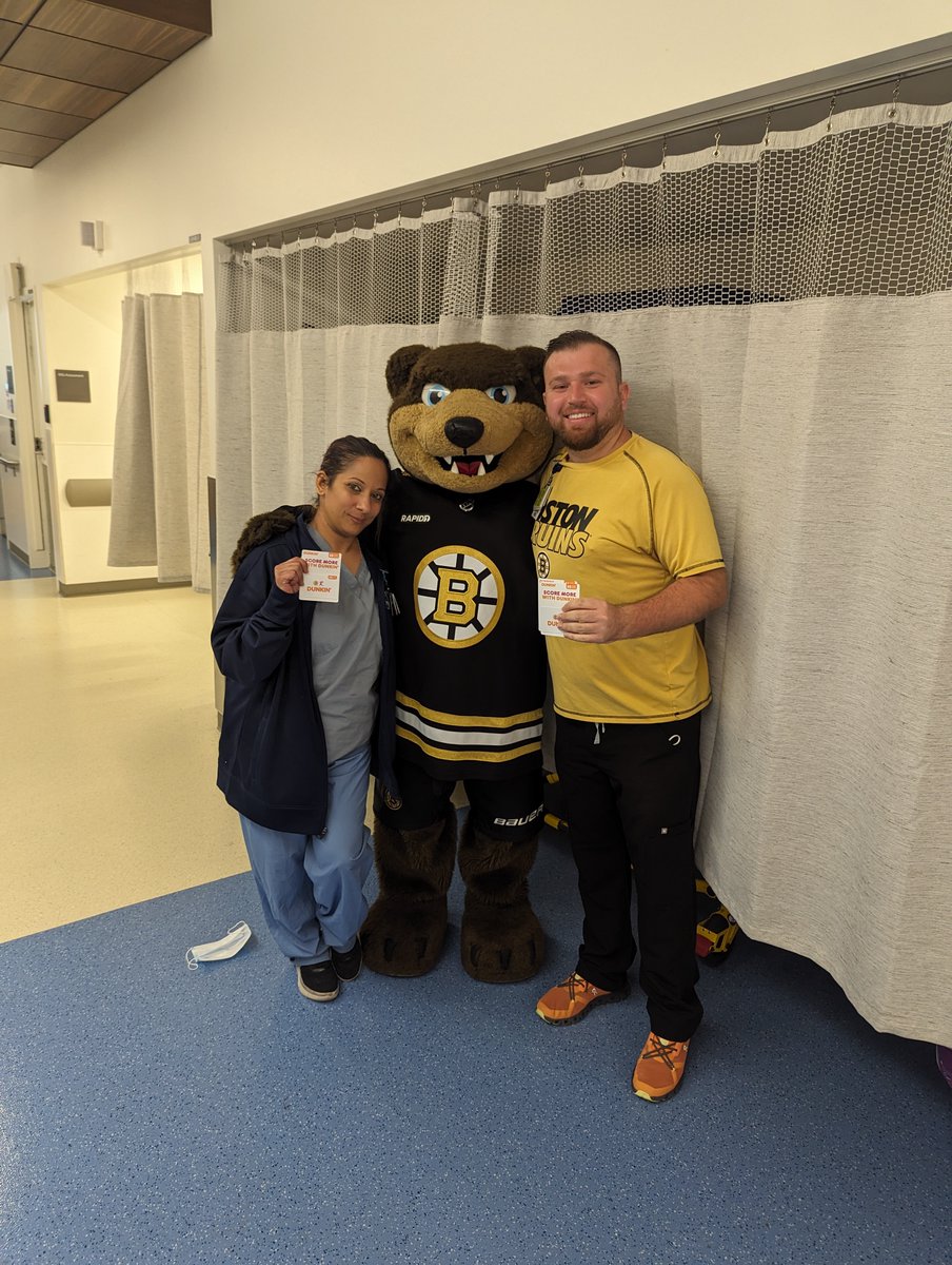 Celebrating our Nurses! In honor of National Nurses Week, the #NHLBruins teamed up with @dunkindonuts to distribute 1,000 gift cards to @MassGenBrigham and @BrighamWomens.