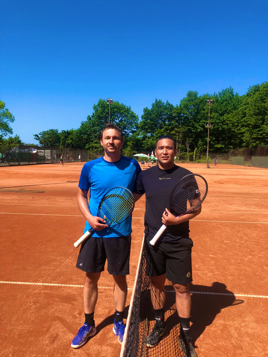 1回戦ポーランド🇵🇱のKalinowski選手に序盤リードした場面もありましたが、4-6 1-6で敗退してしまいました😓

今日はコンソレーション(敗者同士のトーナメント)に回りますが、引き続きご声援よろしくお願い申し上げます🇯🇵🙇🏼
2巡目なので大体になりますが日本時間18時以降くらいに試合開始予定です🎾🔥