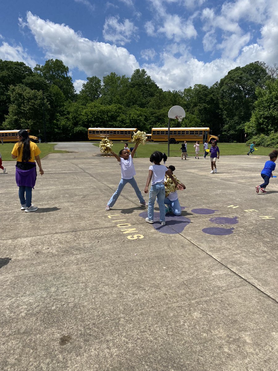 Natalie Washington (@mathcoachheh) on Twitter photo Our kindergarteners are being celebrated for meeting typical or stretch growth on the iready EOY assessment. They are ready for 1st grade. #NoPlaceLikeHolmes <a href="/CST_HEH/">Shalina Germany</a> <a href="/PrincipalFelipe/">Felipe</a> <a href="/drtabitha7/">Tabitha Martin</a> <a href="/DrTamaraCandis/">Dr. Tamara Candis</a> Our kindergarteners are being celebrated for meeting typical or stretch growth on the iready EOY assessment. They are ready for 1st grade. #NoPlaceLikeHolmes <a href="/CST_HEH/">Shalina Germany</a> <a href="/PrincipalFelipe/">Felipe</a> <a href="/drtabitha7/">Tabitha Martin</a> <a href="/DrTamaraCandis/">Dr. Tamara Candis</a>