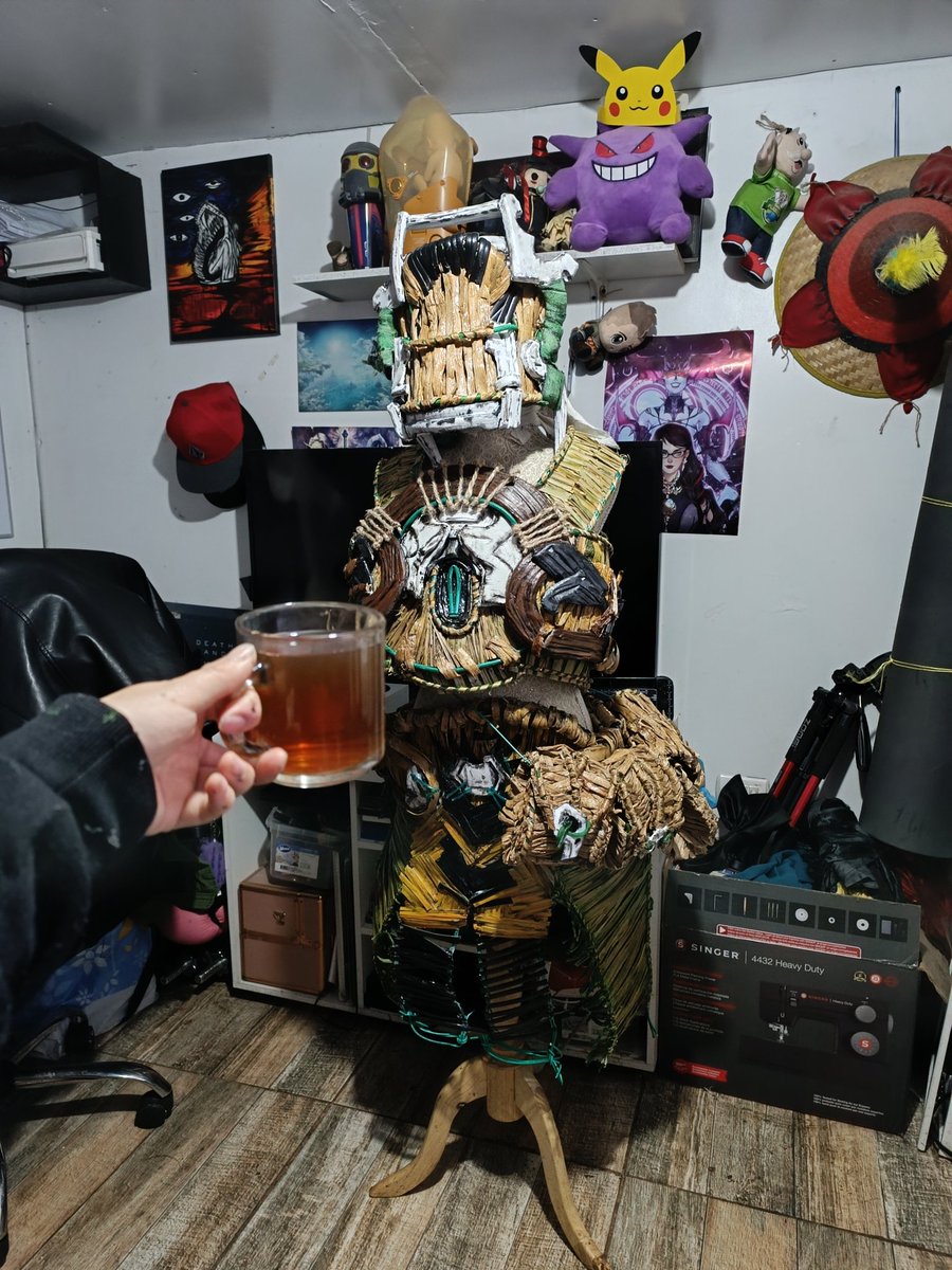 alesitacosplay's tweet photo. Congratulations to me, after spending months making this beautiful suit, it was very hard work. I am very happy to be able to bring to life so many #aloy outfits that are so perfect and difficult to make #HorizonForbiddenWest  #aloycosplay #utaru #BeyondTheHorizon @Guerrilla https://t.co/holPwYR7TX