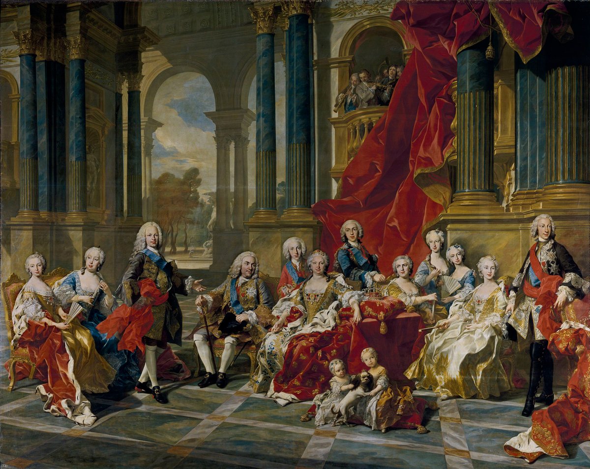 El 10 de mayo de 1713 Felipe V promulgó un nuevo reglamento sobre la sucesión por la cual una mujer sólo podía ser reina si no había un sucesor varón en la línea principal o lateral. Sin embargo, la tradición castellana le permitía reinar si no tenía hermanos varones.
