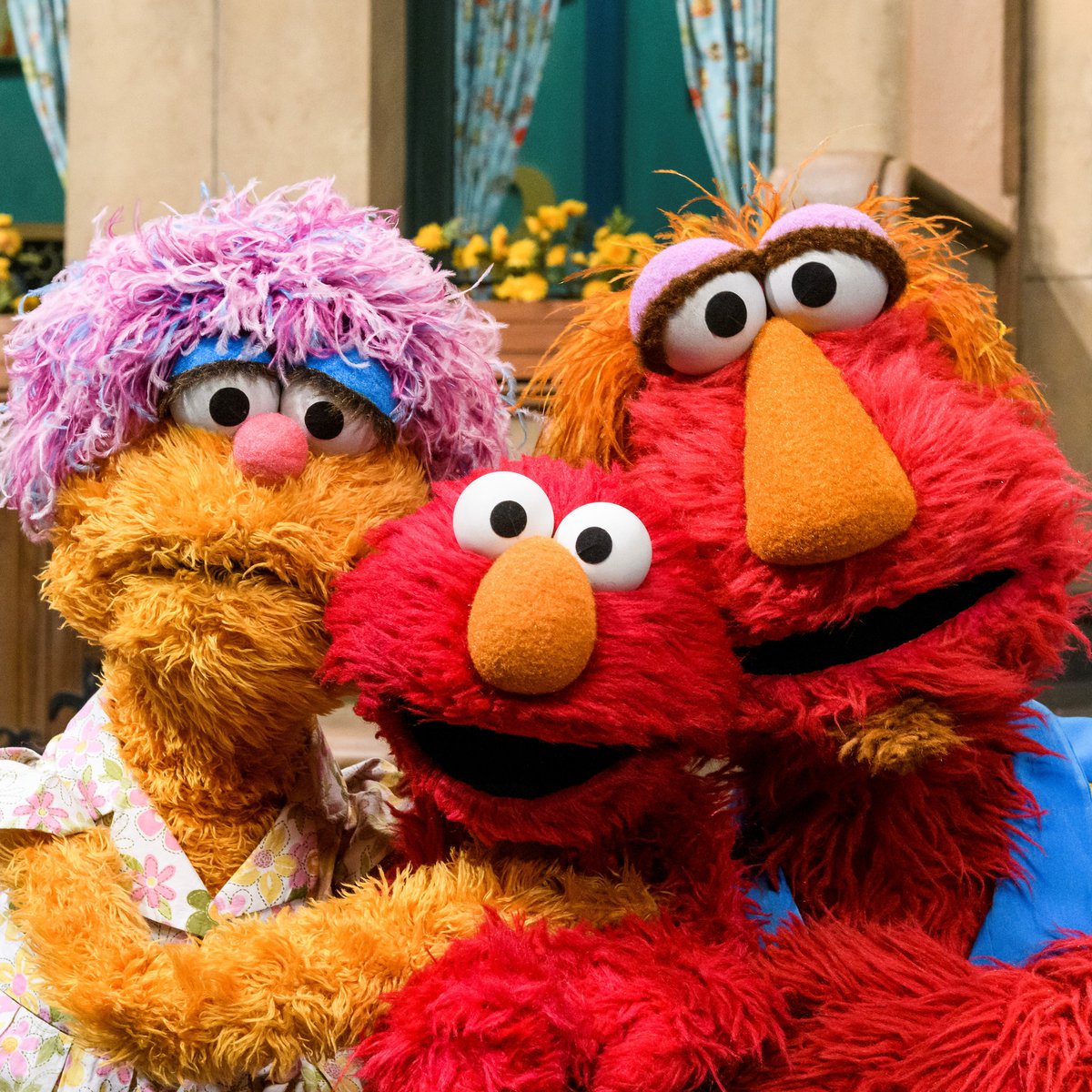 Elmo has the best mommy in the whole world! Elmo loves you with all of his little red heart, mommy! Happy #MothersDay! ❤️💐🫶