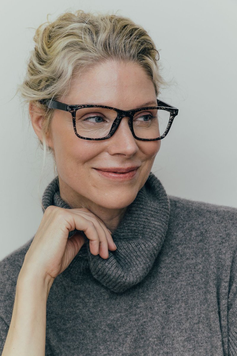 Isn't it time for a clearer view? Get your next pair of prescription glasses from us!
featured frame: Bellmore (color: crackle)
#newglasses #mensfashion #newframes #theperfectpair #39dollarglasses