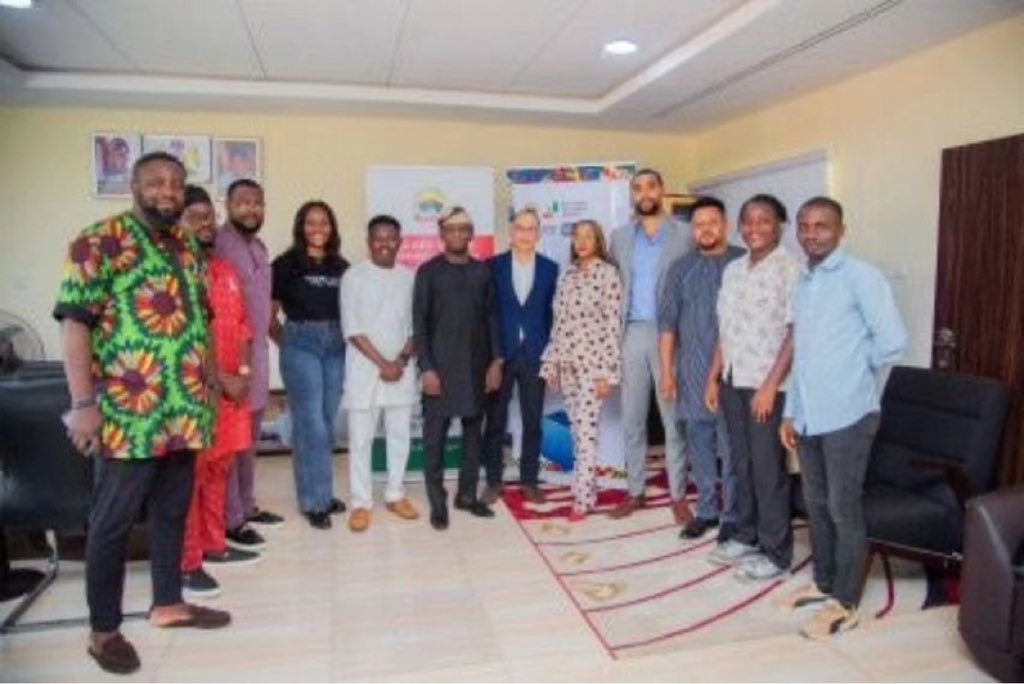 seunfakze's tweet photo. Yesterday, I had the honor of hosting a delegation from Innovate UK @IUK_Global , a leading organization driving innovation and technology advancement. Led by the Head Global Alliance, Nee-Joo Teh @neejooteh , the delegation included African Lead Jon Barrow and Nigerian Country Lead, Joshua Adedeji @joshuaadetayo1 . This visit marked a significant milestone in the partnership between Ekiti State and Innovate UK, highlighting the immense contribution of Innovate UK, through the UK International Development, in supporting the innovation ecosystem in Ekiti State.

Innovate UK has been instrumental in catalyzing innovation and fostering the growth of the technology sector in Ekiti State. Through various initiatives and programs like the Place Based Innovation program and the Young Innovators Program, Innovate UK has provided valuable support and resources to entrepreneurs, startups, and innovators in the state. This support has not only helped in nurturing local talent but has also contributed to creating a vibrant ecosystem that fosters creativity, collaboration, and innovation.

The visit of the Innovate UK delegation is a testament to the strong partnership between Ekiti State and Innovate UK. It underscores the commitment of both parties to drive innovation, foster growth, and create a prosperous future for the people of Ekiti State. With continued collaboration and support from Innovate UK, Ekiti State is well-positioned to become a hub for innovation and technology in Nigeria.