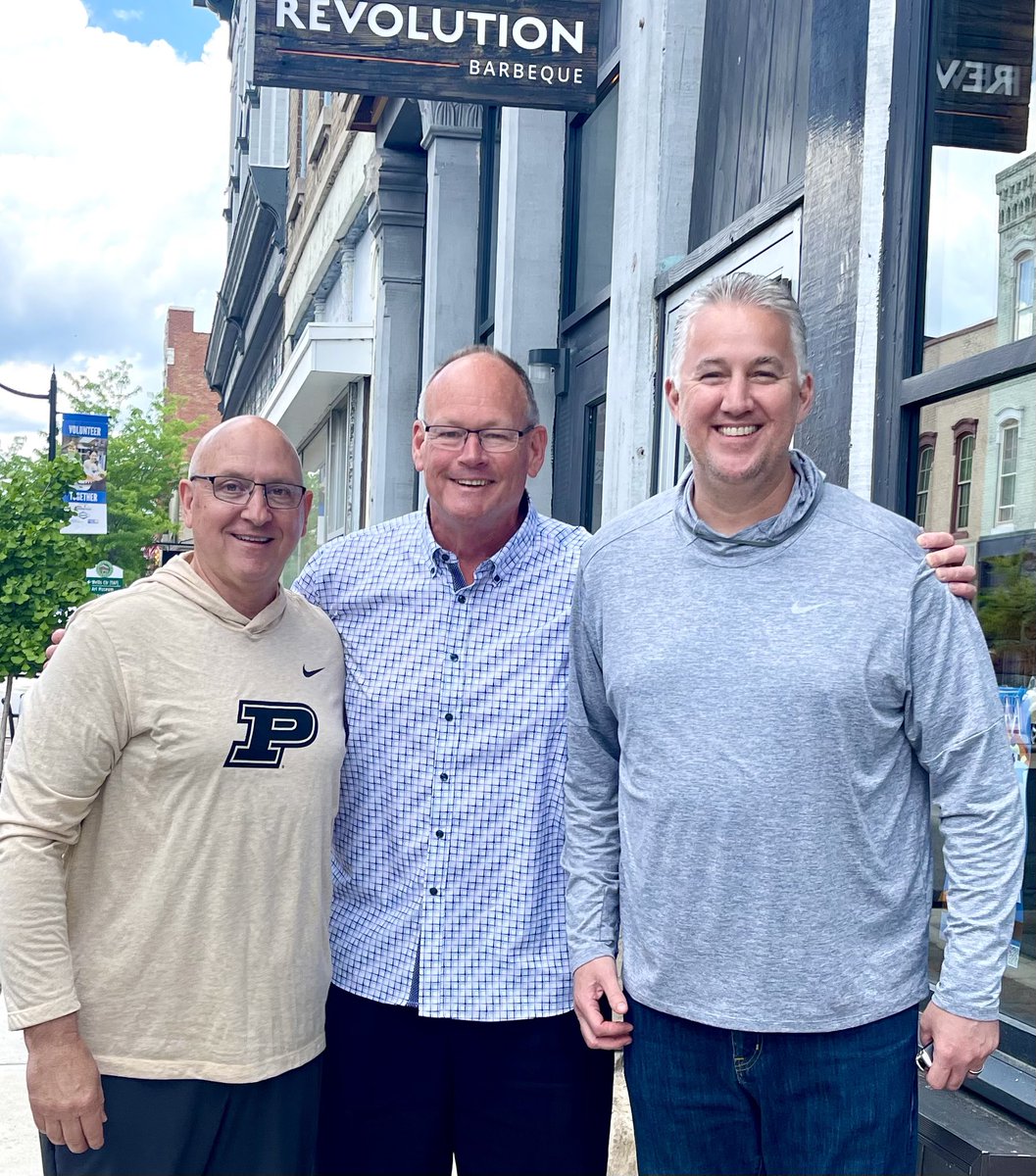 Great lunch today at the Revolution Barbeque in downtown Lafayette. I was joined by a couple of outstanding storytellers - former Purdue Swim Coach Dan Ross & @CoachPainter. A few days before @PurdueVB departs for foreign trip to Istanbul, it was great fellowship.