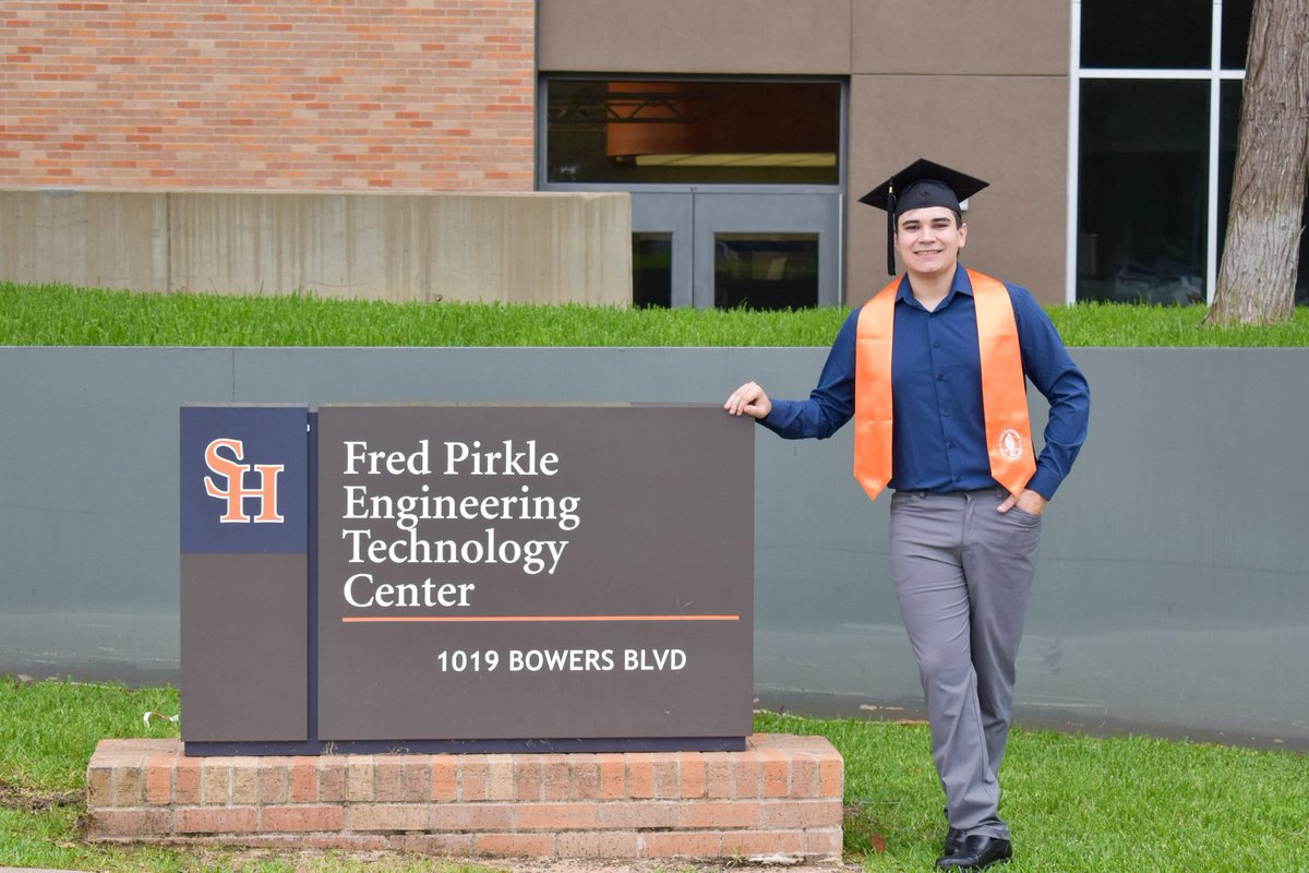 Today is one of those days as a mom that is FULL of emotion. Today Alex graduated from SHSU and words cannot describe how proud I am. Today may be filled with tears but they are tears of joy and honor. Happy Graduation 👨‍🎓 Day!