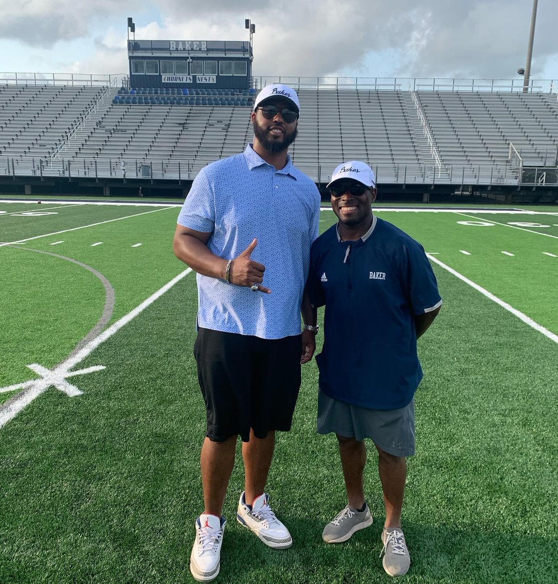 BakerHSFootball's tweet photo. Nothing like having Baker Football Alum and Former NFL player Blaine Clausell stop by and talk to the team this week. #OnceAHormetAlwaysAHornet #BeTheStandard #BakerMade https://t.co/3h7xgQp64Y