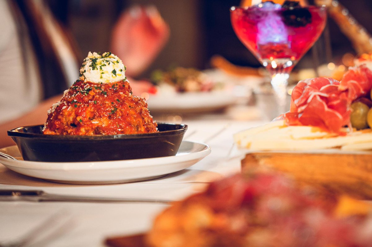 Why gamble on food when you can win big with every dish at #LAVOLV? 🎲🏆