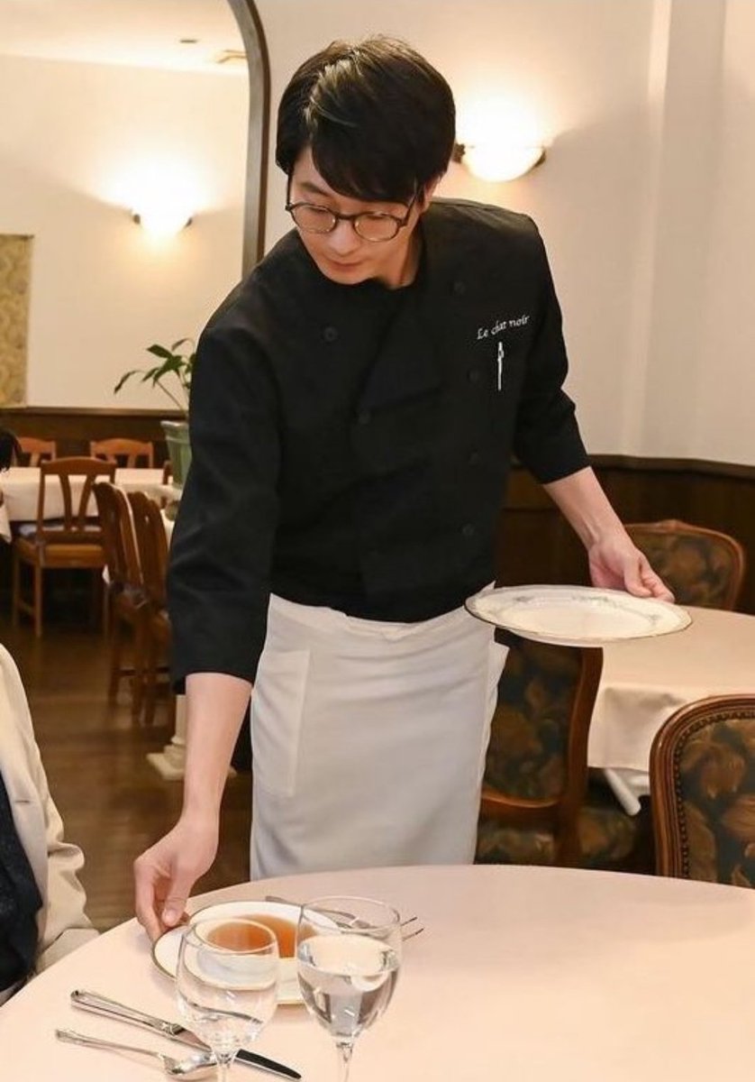 今日も華麗にキメてくれました。
他人の店を使うのにどうするの？って思って観てたけど流石。
で、やっぱ多家良さん(向井理)かっこいい😍シェフ姿最高👍似合う
 #ダブルチート
 #向井理