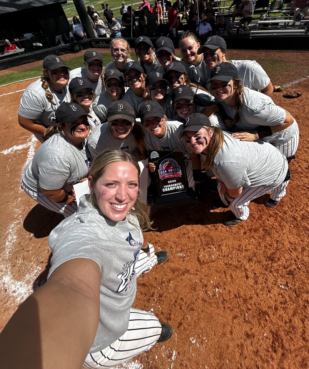 Selfie with the Trophy: Pfeiffer Softball, 2024 USA South Champions. #selfiewithtrophy
#USASouthChampionships <a href="/PfeifferSports/">Pfeiffer Athletics</a> <a href="/Pfeiffer1885/">Pfeiffer University</a>