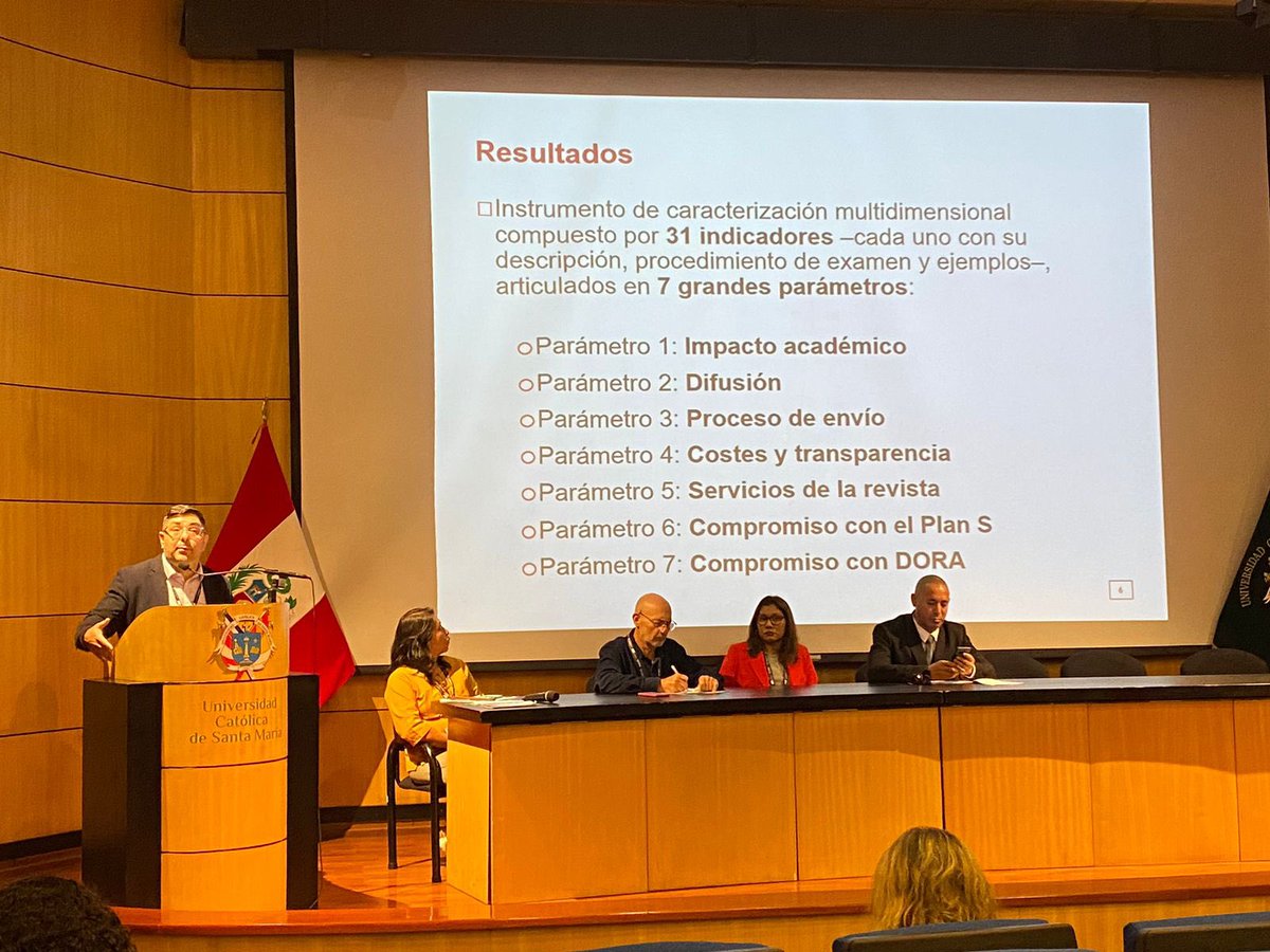 Muy satisfecho tras presentar la ponencia «Caracterización multidimensional de revistas científicas: propuesta de instrumento aplicado a revistas iberoamericanas en comunicación social» en el Congreso #CRECS2024, junto a @CarlosLopezosa, @perefreixafont y @lcodina de @cuvicom