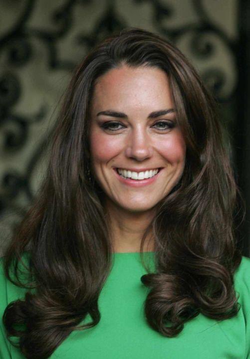 I just adore this photo of Princess Catherine the Princess of Wales please get well soon Kate 💚💚#PrincessCatherine #PrincessofWales #KateMiddleton #KateTheGreat #TeamWales #WeLoveYouCatherine #CatherineWeLoveYou follow me if you love the Wales family