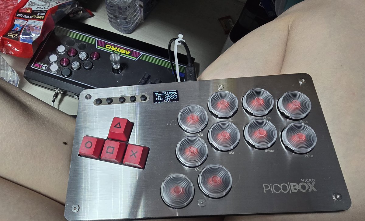 I used to practice with picobox recently but I lost that with my baggage So I only have own my stick... I'm not sure I can use korean stick suddenly If someone has kind of this thing Plz let me know I wanna buy this for tourney