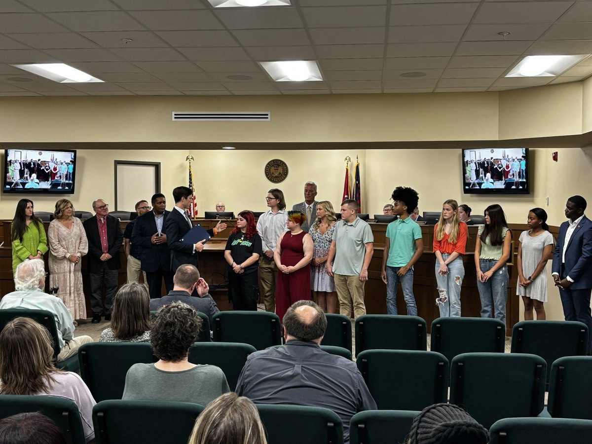 Not even 24 hrs after a tornado swept through Columbia, TN, I had the honor of celebrating the students in Mayor @chazmolder Youth Council for their efforts on the @McEwenGroup sponsored Water Conservation Challenge. Watching the Mayor’s composure and leadership during this