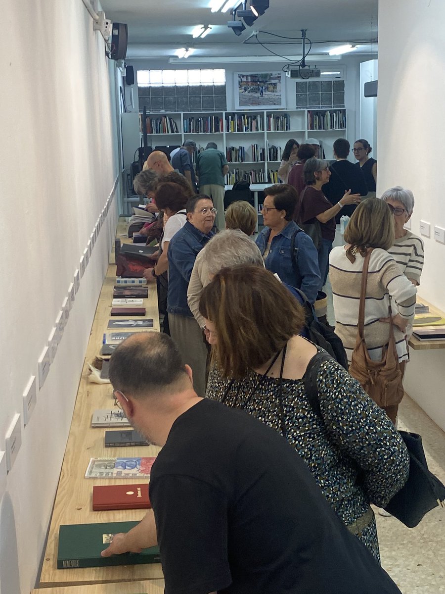 Avui hem obert l’exposició de fotollibres Dummy Awards’24 del ThePhotoBookMuseum de Colònia. Una oportunitat excepcional per veure els millors fotollibres internacionals. Us hi esperem. 
Més info a hola@grisartlab.cat 
Gràcies a tots els qui heu passat aquesta tarda. #photobooks