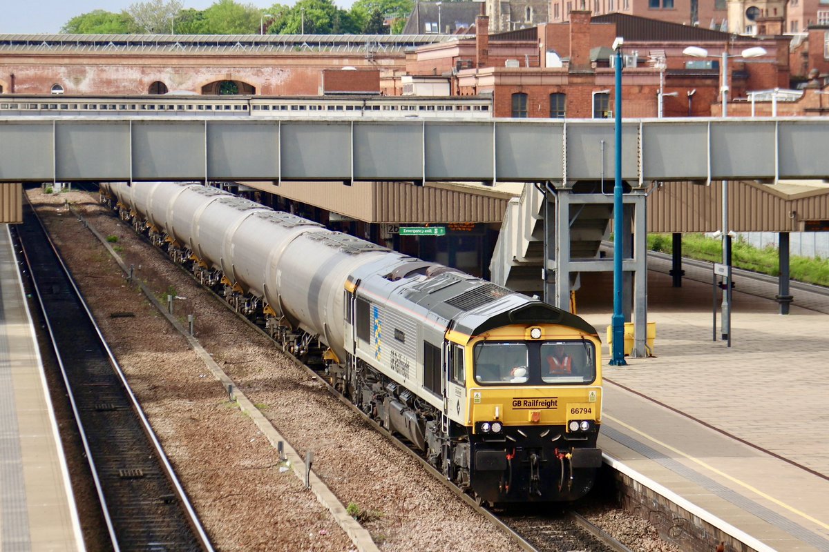 BR Railfreight Petroleum-liveried GBRf #Class66 66794 'Steve Hannam' hauling 6M72 0357 Grain Oil Terminal > Rolls-Royce Sinfin Sidings through Leicester #MML