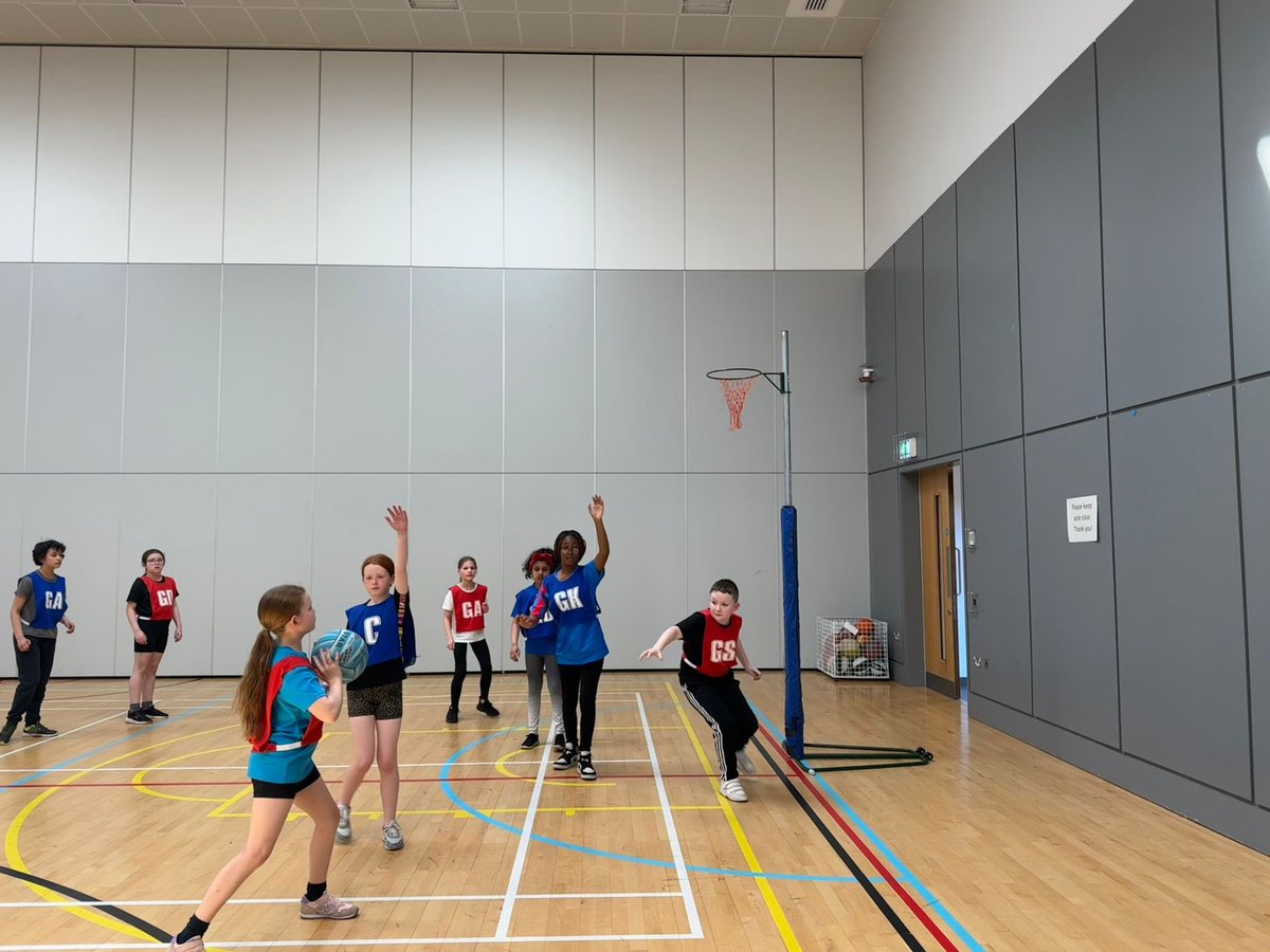 BexFadyen's tweet photo. Thank you @mrsmcdonnellcps and @ClydePrimary for hosting us. A great afternoon of netball and a few laughs along the way. @KnightswoodP @MissERHarrold @PEPASSGlasgow @ASGlasNetball https://t.co/J6XuEM3bbr
