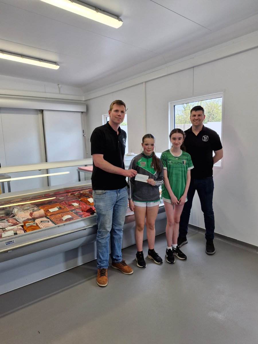 We are grateful to Diarmuid and Cathal of Burns Farm Meats who presented €500 to Katie and Niamh from our u14 girls team for their #Peak4Paddy fundraising climb of Benbulben in memory of Katie's dad, Paddy. You can donate to the North West Hospice here: idonate.ie/fundraiser/Sai…