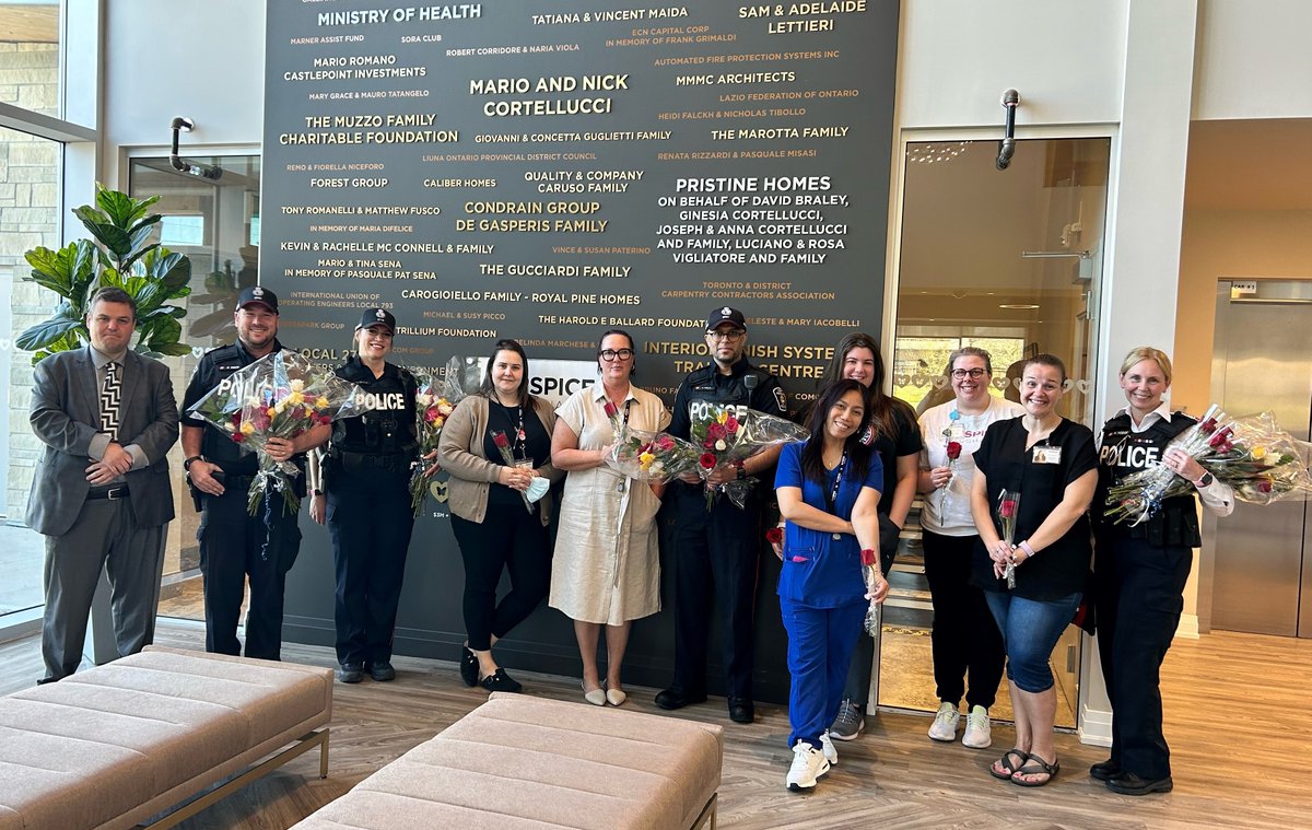 This week, a group of @YRP officers delivered flowers to mothers in hospice care and their nurses at @HospiceVaughan. To all mothers: Your spirit and resilience inspire us every day. You are true heroes. #MothersDay #DeedsSpeak #YorkRegionalPolice #CompassionConnects