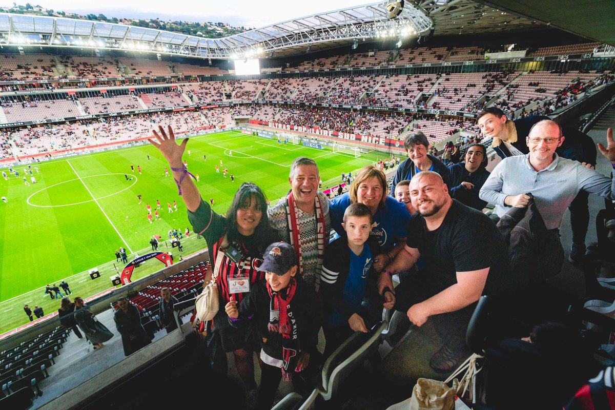 Ce soir, la loge de la @VilledeNice est mise à disposition de 3 associations, Ma place à moi, Un Sourire Pour Enzo et Approche globale autisme, pour leur permettre de vivre la rencontre @ogcnice - Le Havre dans le cadre d’une expérience inclusive souhaitée par @cestrosi.
#sport06