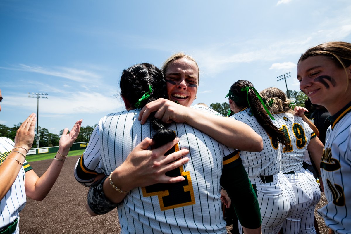 The biggest swing in Southeastern Softball history 🦁

#EarnedEveryDay