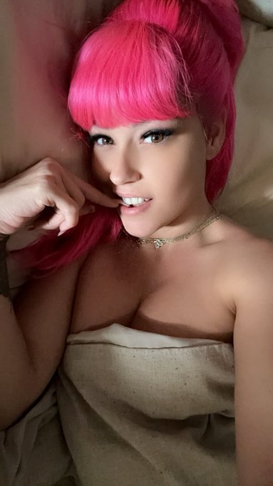 HELLO 👋 https://t.co/CO1SuGhIZD<a href="/tag/fans"class="tags"><span>#fans</span></a><a href="/tag/onlyfans"class="tags"><span>#onlyfans</span></a><a href="/tag/enticingbeauty"class="tags"><span>#enticingbeauty</span></a>