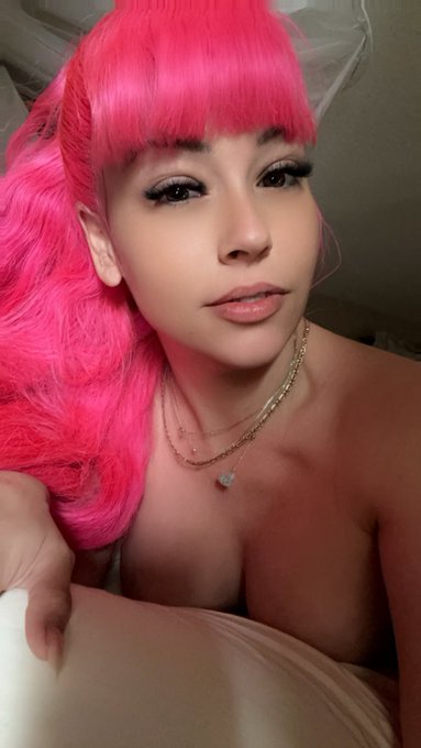 HELLO 👋 https://t.co/CO1SuGhIZD<a href="/tag/fans"class="tags"><span>#fans</span></a><a href="/tag/onlyfans"class="tags"><span>#onlyfans</span></a><a href="/tag/enticingbeauty"class="tags"><span>#enticingbeauty</span></a>