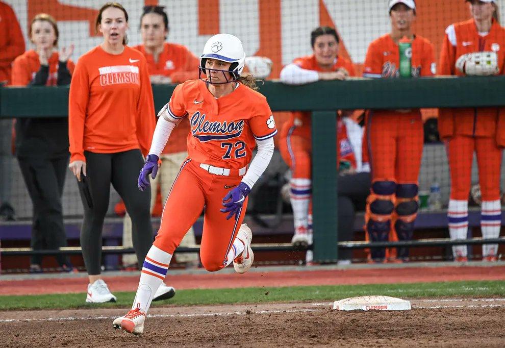Scott Keepfer (@scottkeepfer) on Twitter photo Tough-loss Tigers: <a href="/DukeSOFTBALL/">Duke Softball</a> outlasts <a href="/clemsonsoftball/">Clemson Softball 🥎</a> 4-3 in 10 innings in ACC Tournament semifinal. It's Clemson's ninth loss by 1 or 2 runs this season and fifth in extra innings. Tough-loss Tigers: <a href="/DukeSOFTBALL/">Duke Softball</a> outlasts <a href="/clemsonsoftball/">Clemson Softball 🥎</a> 4-3 in 10 innings in ACC Tournament semifinal. It's Clemson's ninth loss by 1 or 2 runs this season and fifth in extra innings.