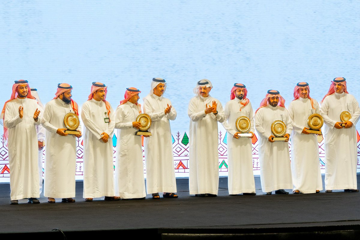 شكرا سمو سيدي تركي بن طلال بن عبدالعزيز أمير منطقة عسير على النهضة الشاملة التي شهدتها منطقة عسير، والتي نتج عنها حراكًا تنمويا وفكريًا وثقافيًا واجتماعيًا ورياضيًا تحقق من خلالها الهدف المأمول، وبلغنا به الغاية المنشودة .
#أجاويد2