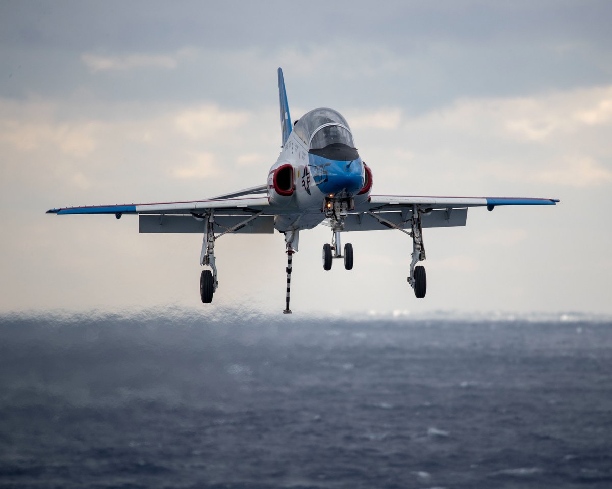 Navy T-45C Goshawk Test Aircraft Return to Flight After Operational Pause - USNI News news.usni.org/2024/05/10/nav…