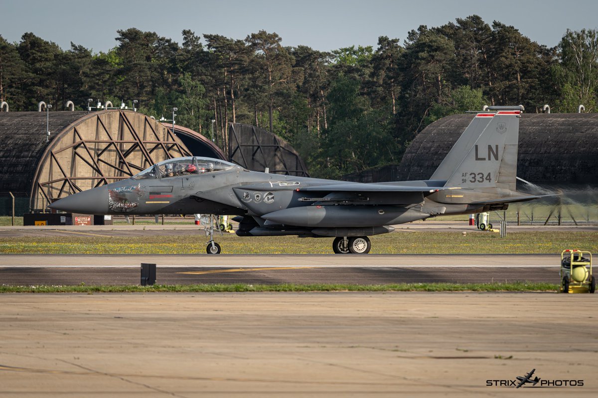 Strix Photos tweet media