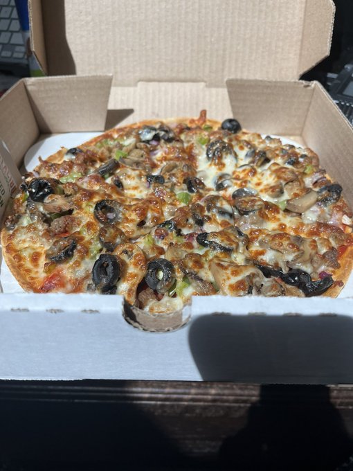 This shit is beautiful 🥲 https://t.co/MAkXQ6Ww0z<a href="/tag/thereallulbenzie"class="tags"><span>#thereallulbenzie</span></a><a href="/tag/lulbenzie"class="tags"><span>#lulbenzie</span></a><a href="/tag/lulbenziegaming"class="tags"><span>#lulbenziegaming</span></a>