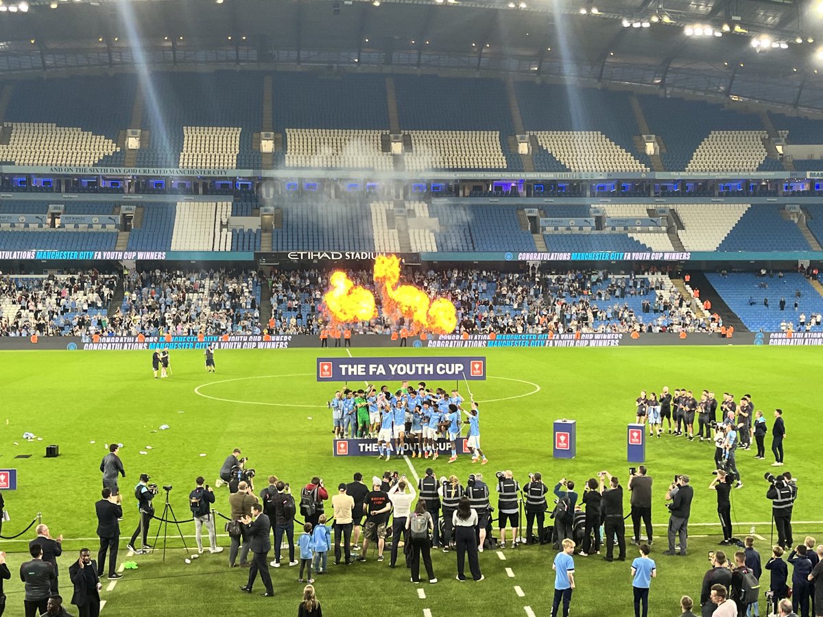 rossjcjohnson's tweet photo. Congratulations #ManCity 4-0! https://t.co/u5XdQbkpyj