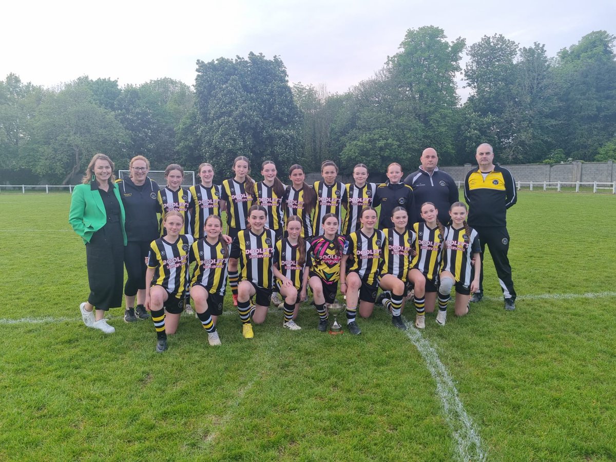 Huge congratulations to Monagea’s dual players Càit O' Shea, Ceylin Saracoglu, Chloe Youta, Lena Cussen, Lily Ann Cremin & Nell McMahon & team & management on their amazing win last night which saw them being crowned League Champions 2024. 🏆. A wonderful achievement girls.