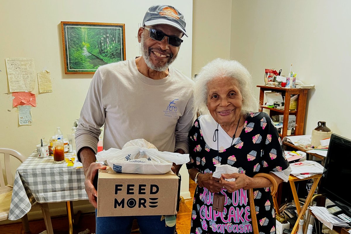 Do you enjoy driving, people & making a difference? If so, you should be like Nasir & sign up to #volunteer with our Meals on Wheels program! We are in need of volunteer drivers to help us deliver nourishing meals & more to senior & homebound neighbors! FeedMore.org/volunteer