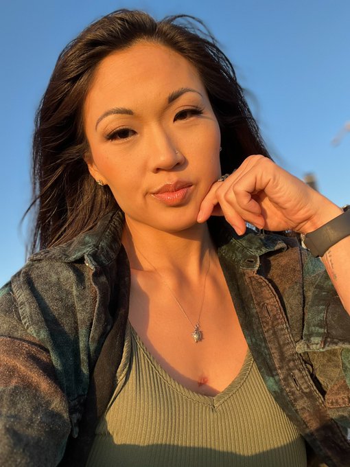 Who wants to send to treat my Mother&rsquo;s Day weekend?   $DevaArt https://t.co/7xwWP8XZ0e<a href="/tag/lasvegas"class="tags"><span>#lasvegas</span></a>