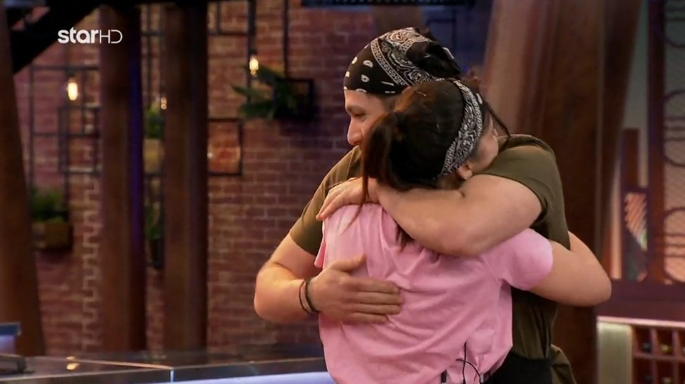 aka_zoee's tweet photo. θα μου λείψει το ντουο μου😭
#MasterChefGR https://t.co/rLFjotpAT5