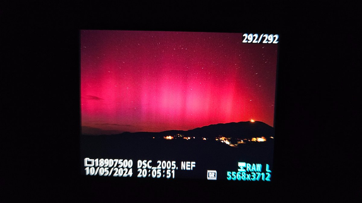 JAtanackov's tweet image. WOOOOW!!!! BRIGHT AURORA!! Best since 20 Nov 2003!!! Bright aurora up to 45° high!!! Slovenia. #aurora #northernlights