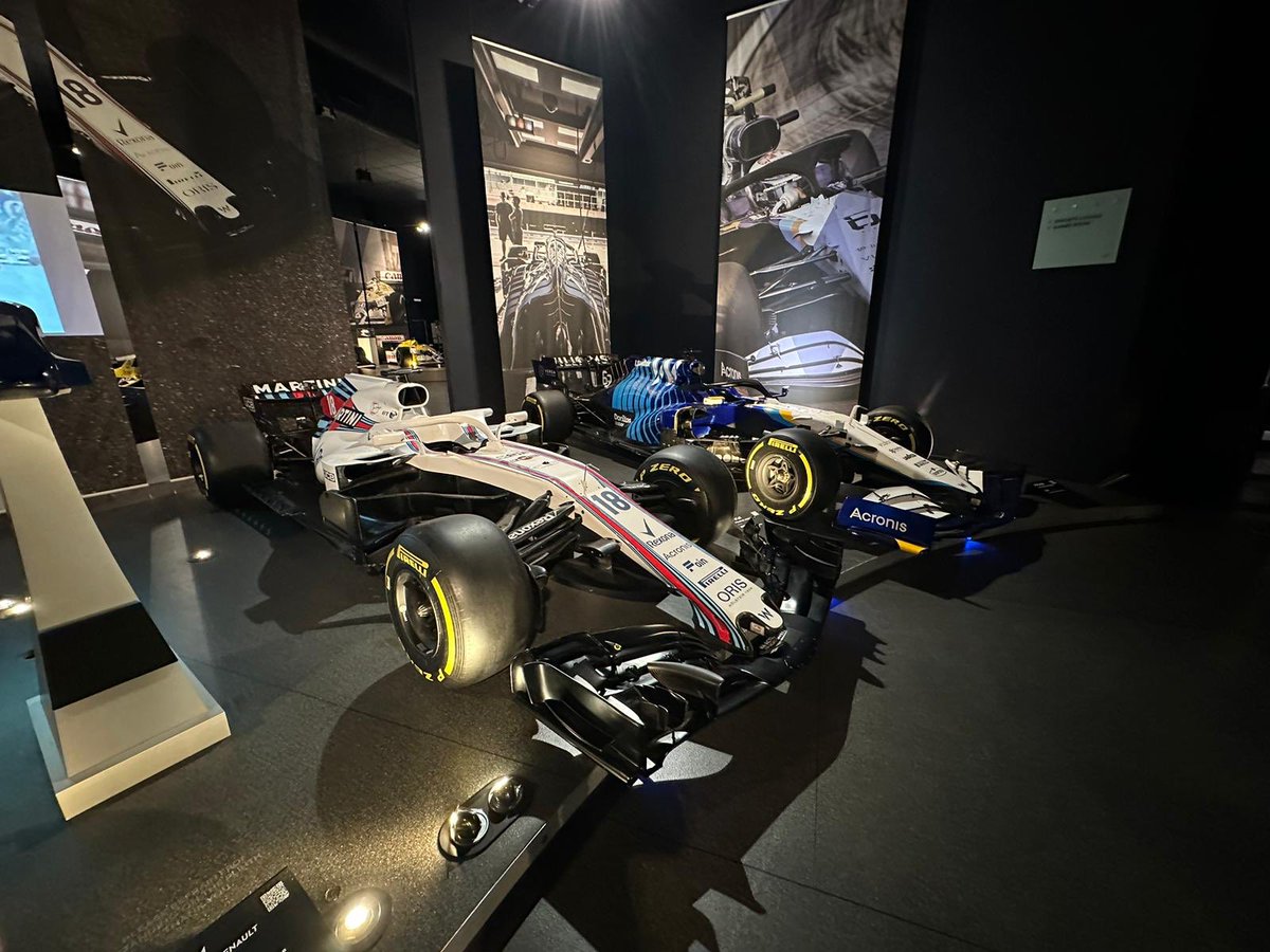 This week we had an outstanding day out to @WilliamsRacing! Our students loved the experience. Look out for our newsletter later this half-term to find out more about our incredible day with the Williams Team. #StarFutures #Experiences #STEM #WeAreStar