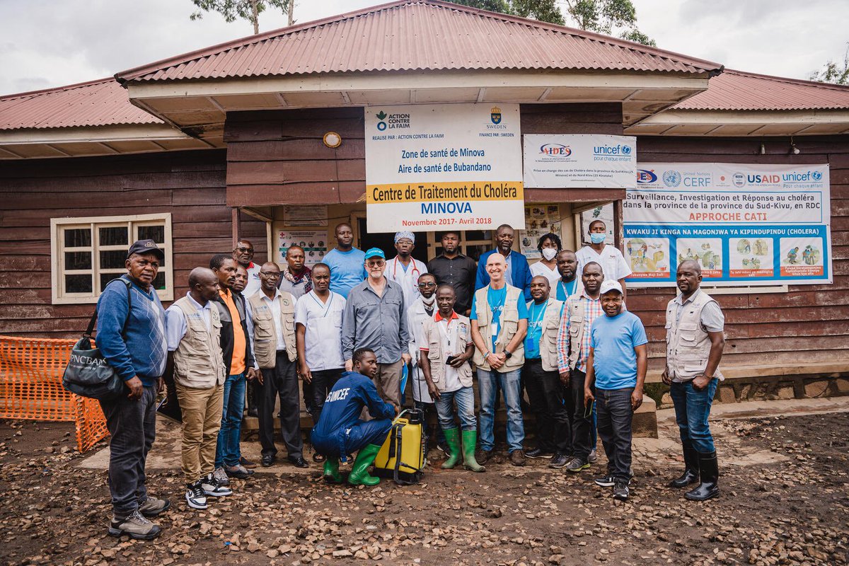 Insightful discussion with the team at #Minova General Hospital. Working with local partners, @UNICEF's #cholera case-area targeted interventions helped contain the outbreak and improve early access to care, reaching a zero fatality rate.