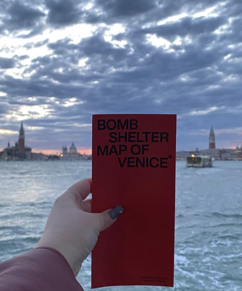 Ukrainian Pavilion at the Venice #Biennale hung Maps of bomb shelters in Venice.

The goal of this campaign is to “remind the world of the fragility of peace and that we can enjoy art and live peacefully as long as the international community stands united in supporting #Ukraine”
